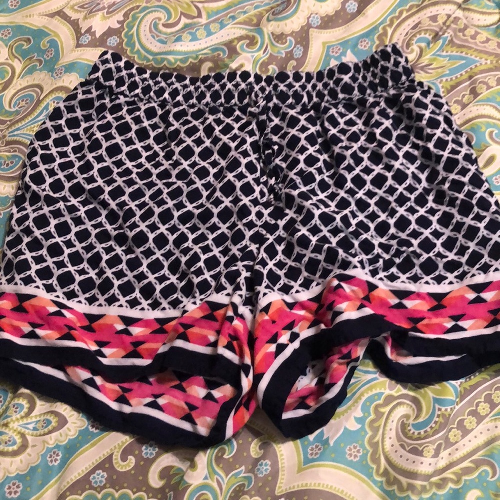 Crown and Ivy shorts size petite small.